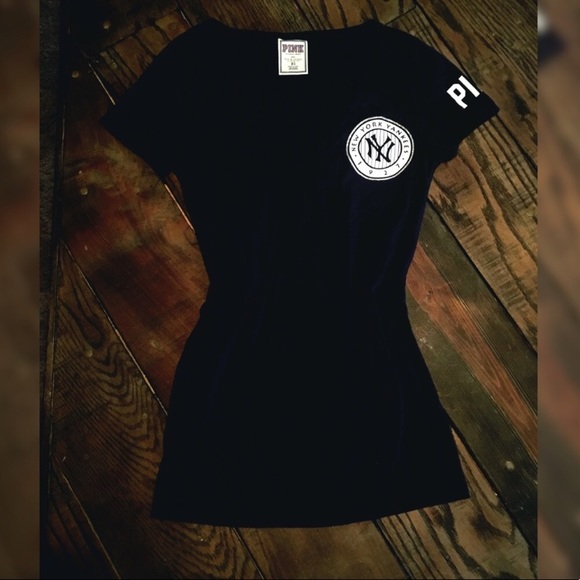 PINK Victoria's Secret Tops - PINK Yankees tee